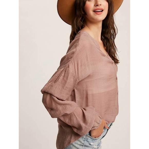 NEW LISTICLE puff sleeve button down top in mauve - Picture 2 of 3